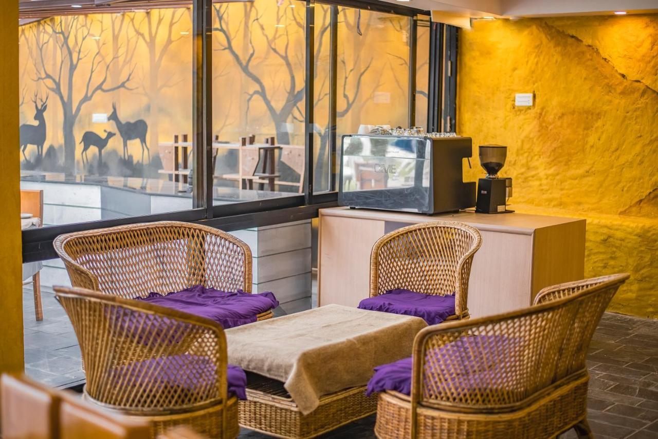Gateway Himalaya Resort Ghanpokhara Ngoại thất bức ảnh